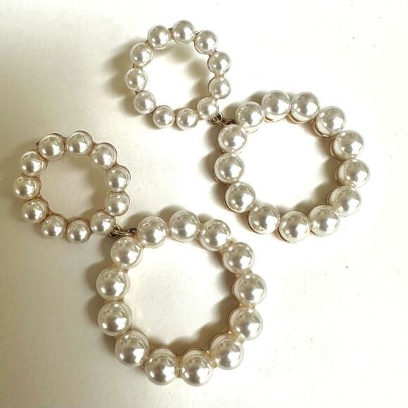 Faux pearl double circle statement earrings - Picture 2 of 4